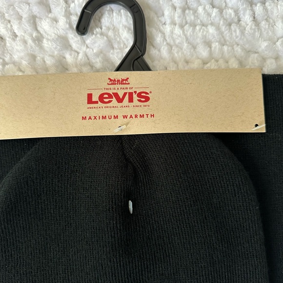 Levi’s Scarf & Beanie Set - Picture 3 of 3